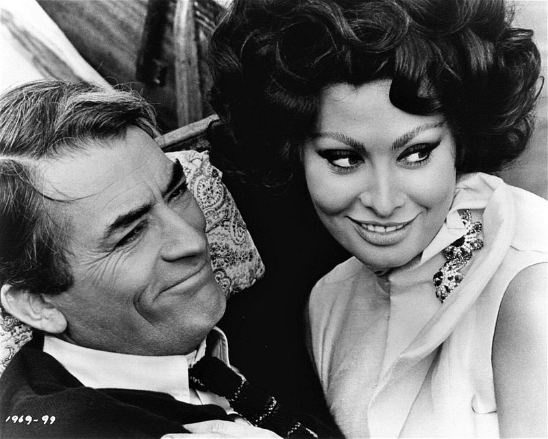 Sophia Loren and Gregory Peck, Arabesque