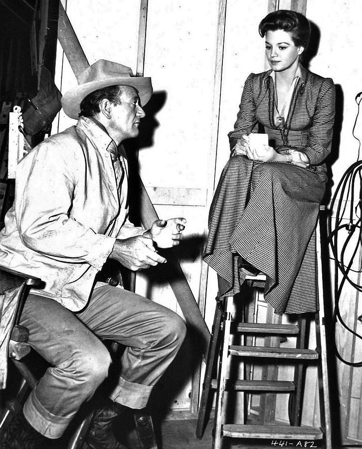 John Wayne and Angie Dickinson, Behind the Scenes of Rio Bravo