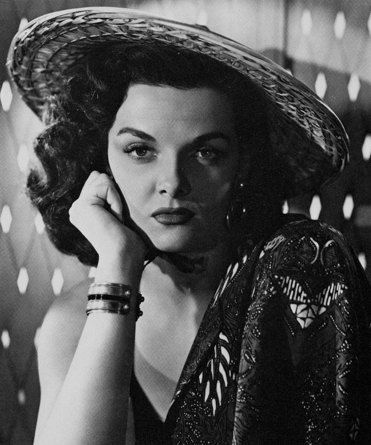 Jane Russell, Macao