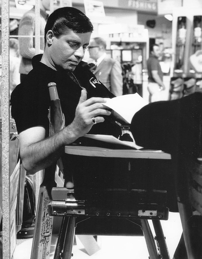 Jerry Lewis on the set of Who's Minding the Store
